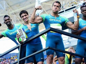 Brasil surpreende e vai à final masculina dos 4x100m